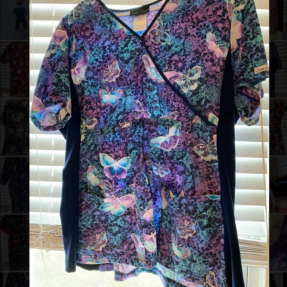 Women’s scrub top